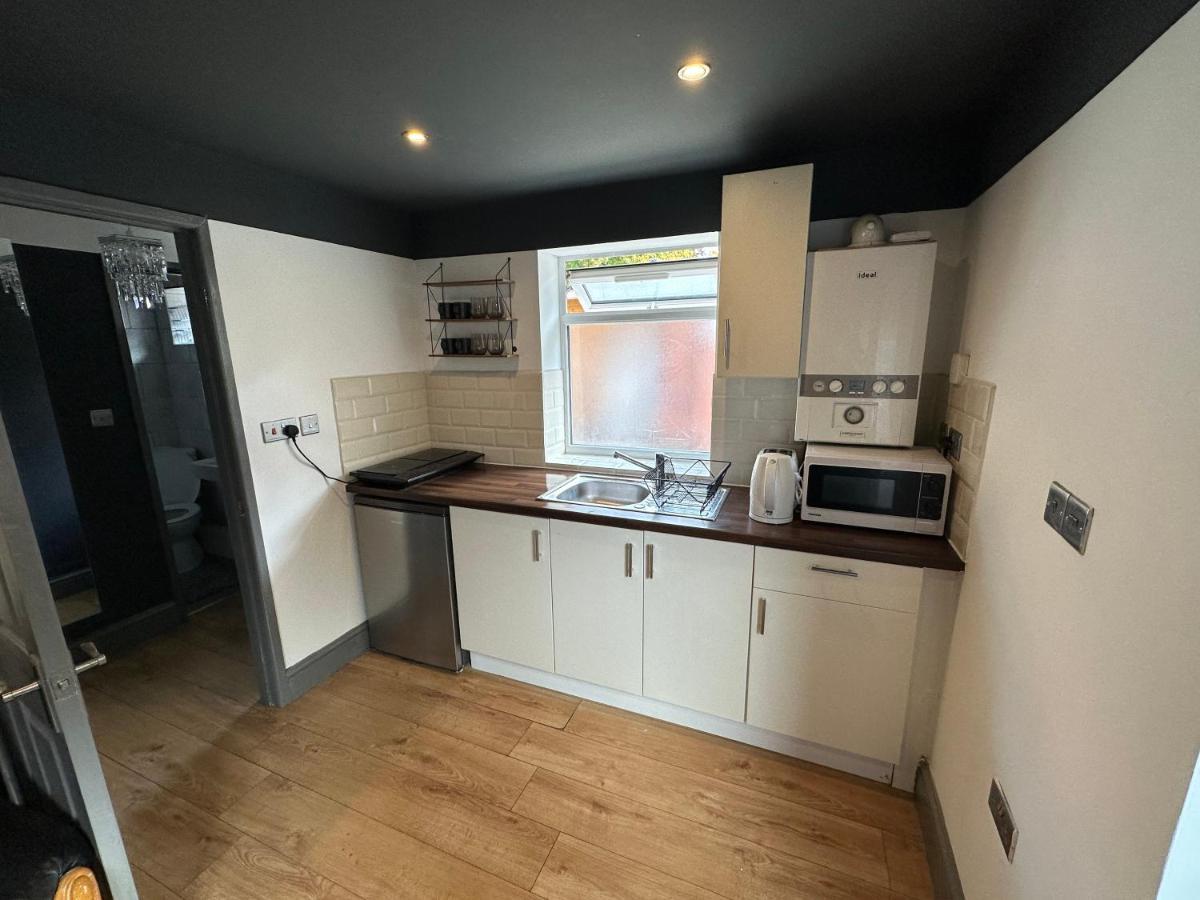 Brand New Large Studio Flat! Sutton  Exterior foto